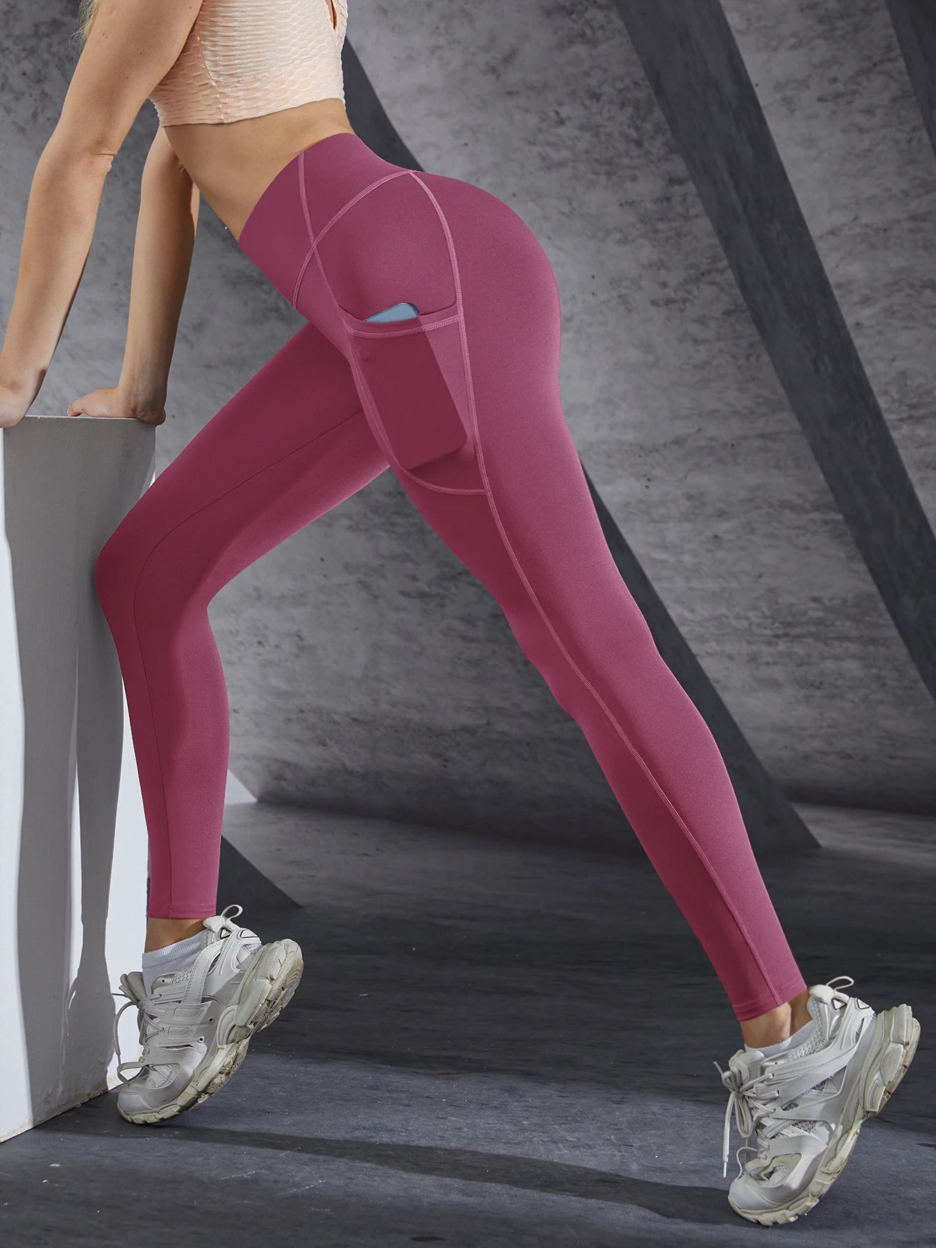 Ultimate Fit: High-Waist Leggings with Pockets for Power Moves
