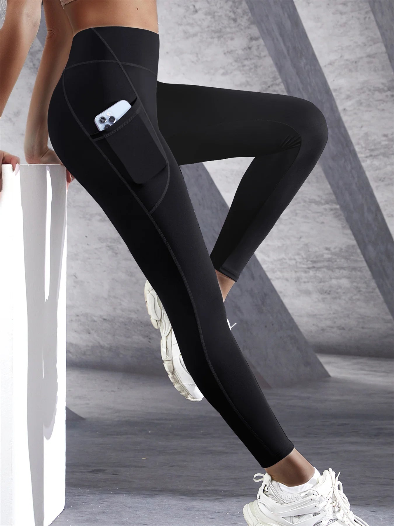 Ultimate Fit: High-Waist Leggings with Pockets for Power Moves